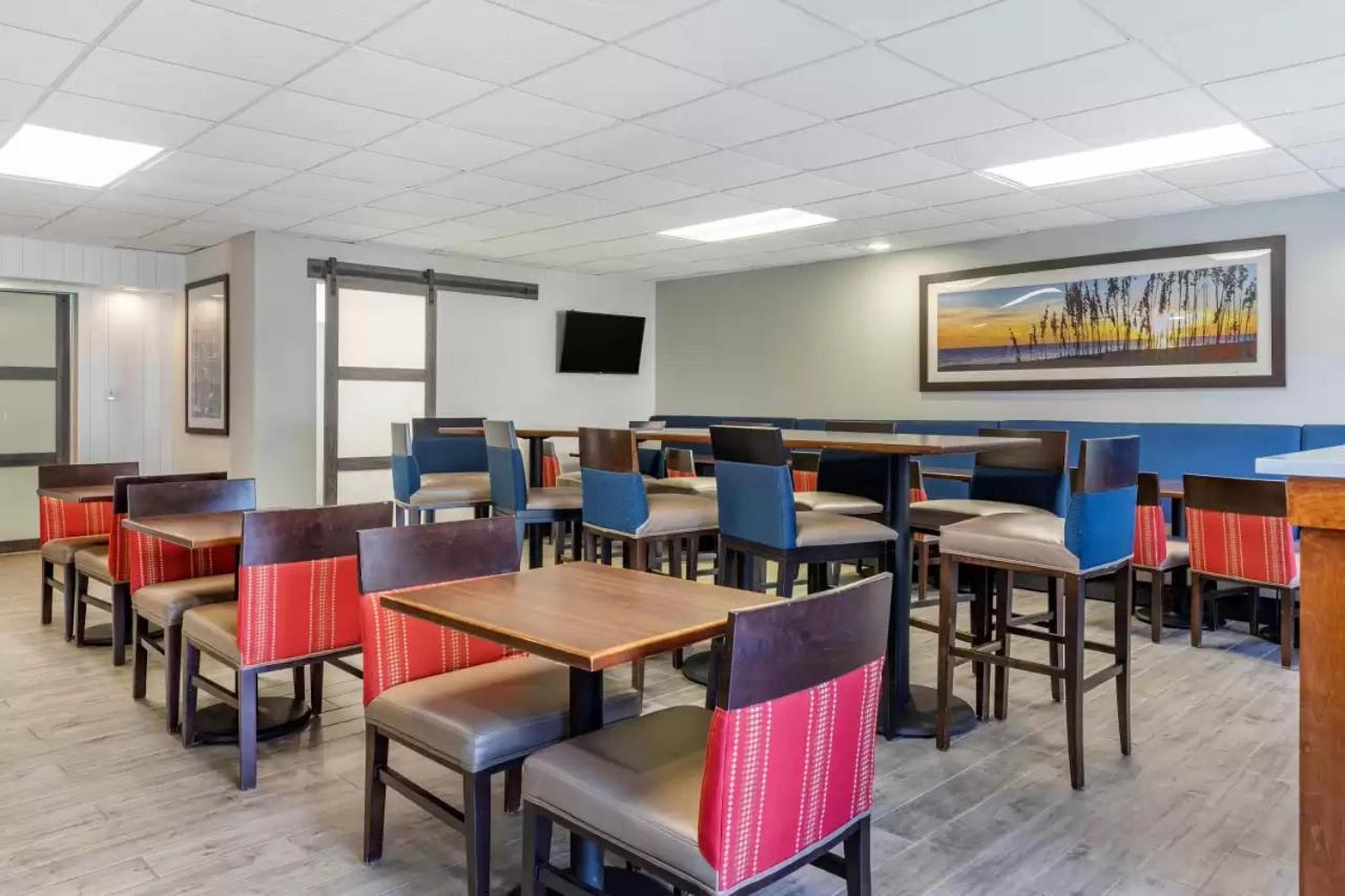 Comfort Suites Southport - Oak Island Exterior photo
