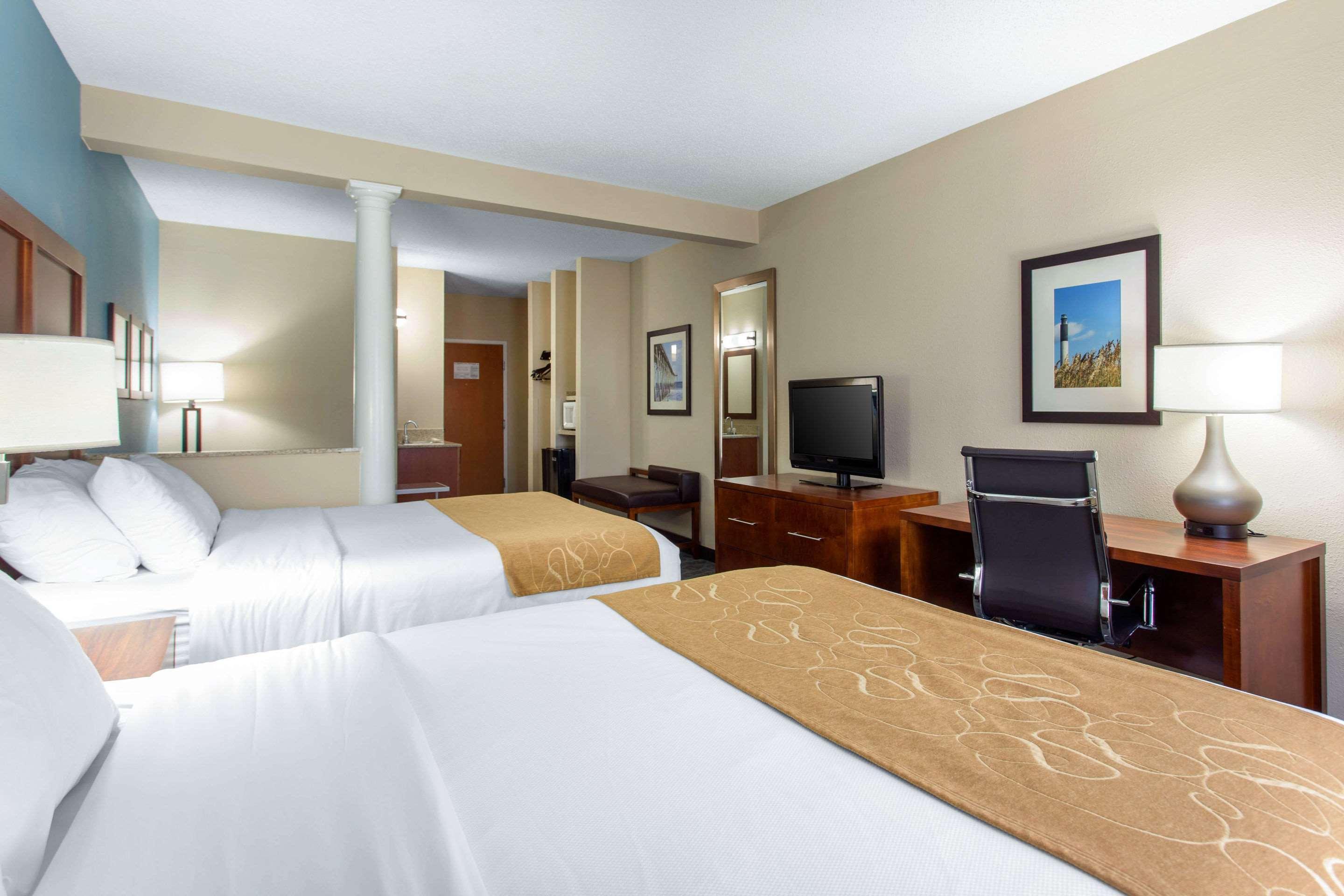 Comfort Suites Southport - Oak Island Exterior photo
