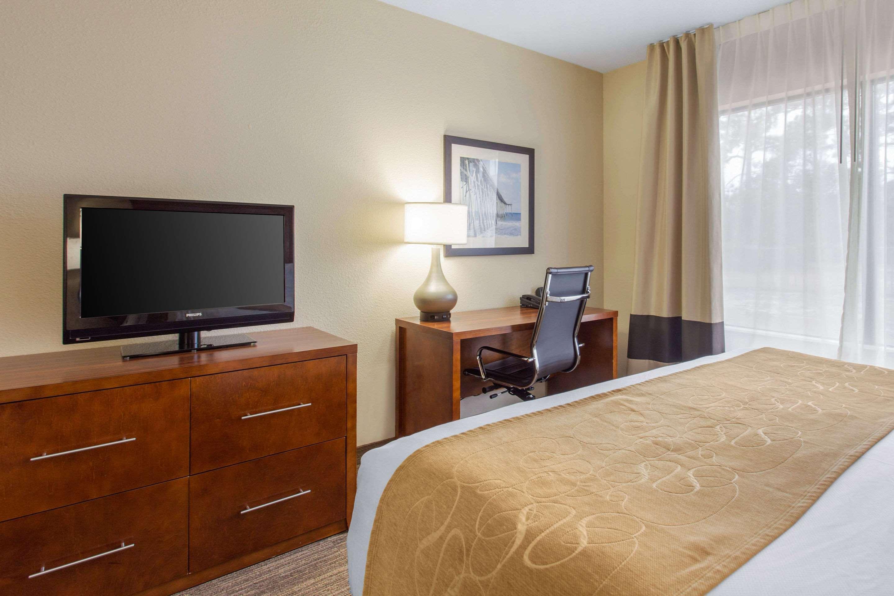 Comfort Suites Southport - Oak Island Exterior photo